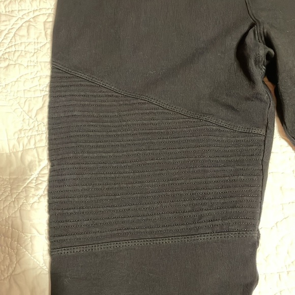 FREE PEOPLE intimates size large
Black moto leggings - Picture 4 of 10